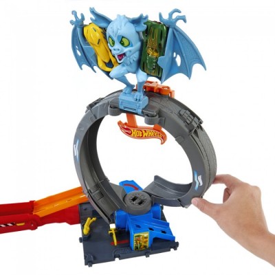 Игровой набор Hot Wheels Невероятная атака летучей мыши (HTN78) Игровой набор Hot Wheels Невероятная атака летучей мыши (HTN78)